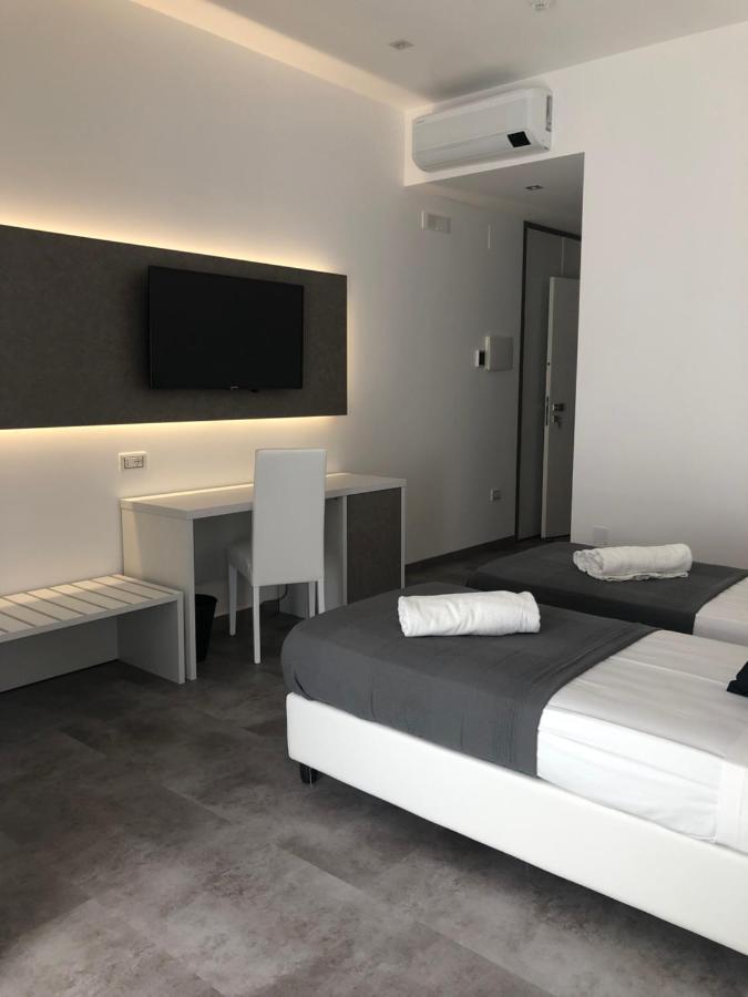 Sesto Senso Home ซานตามาเรีย เดล เชโดร ภายนอก รูปภาพ