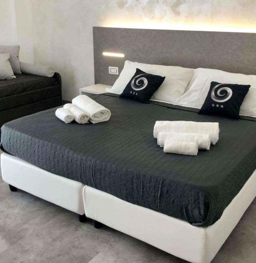 Sesto Senso Home ซานตามาเรีย เดล เชโดร ภายนอก รูปภาพ